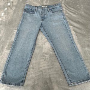 Levis 311 Shaping Skinny Capri Size 30